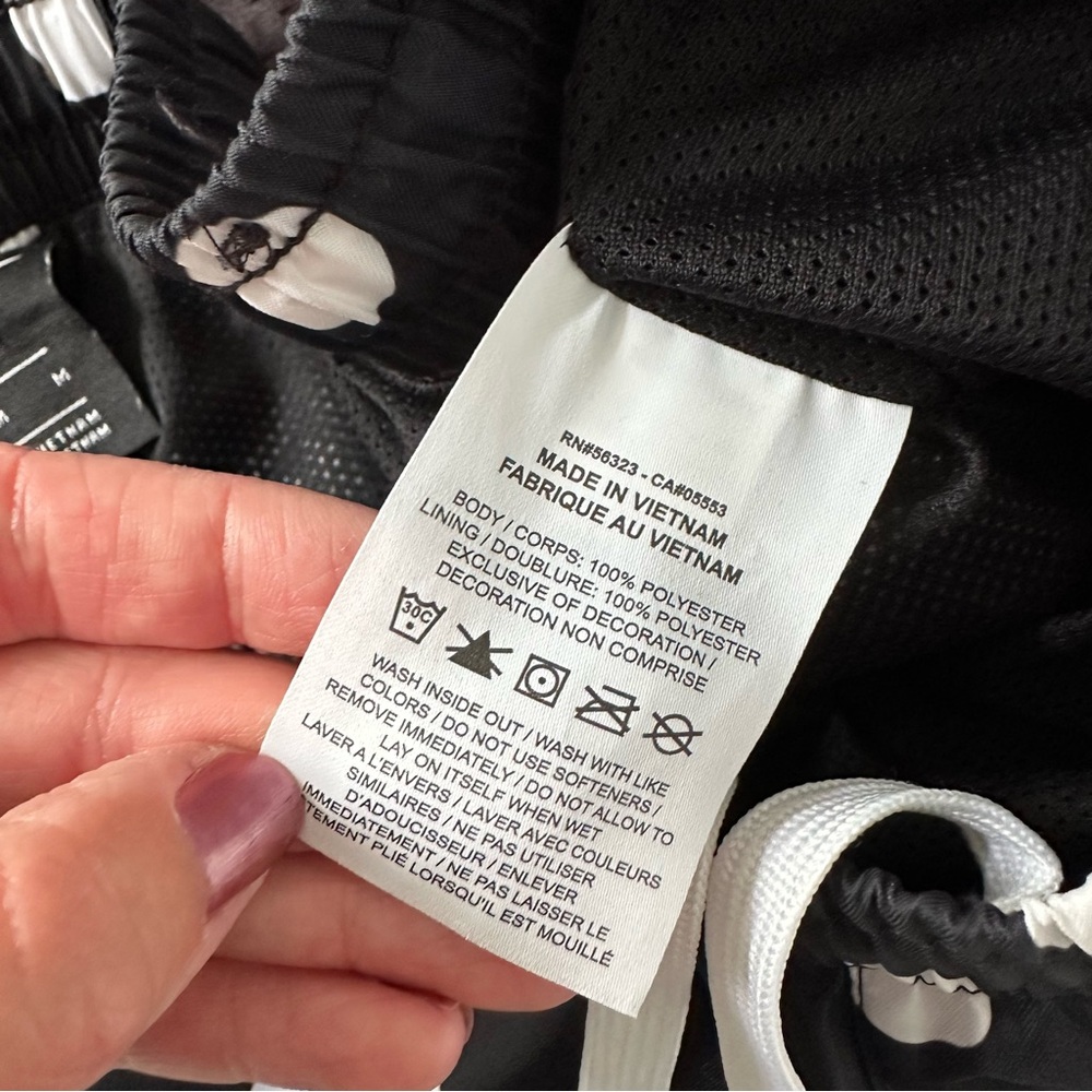 Like New! Men’s Nike Black and White Polka Dot Athletic Shorts - Picture 6 of 6